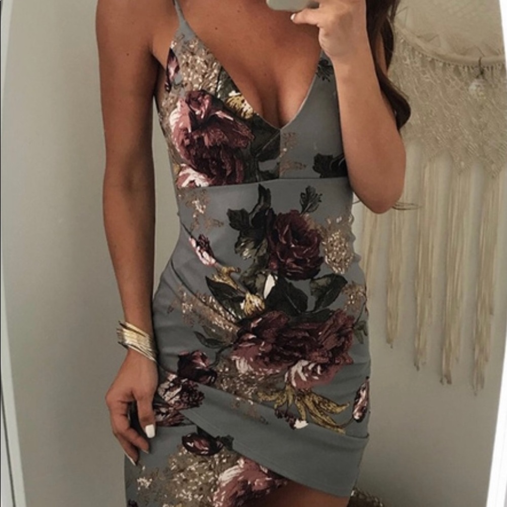 Dress - Picture 4 of 4